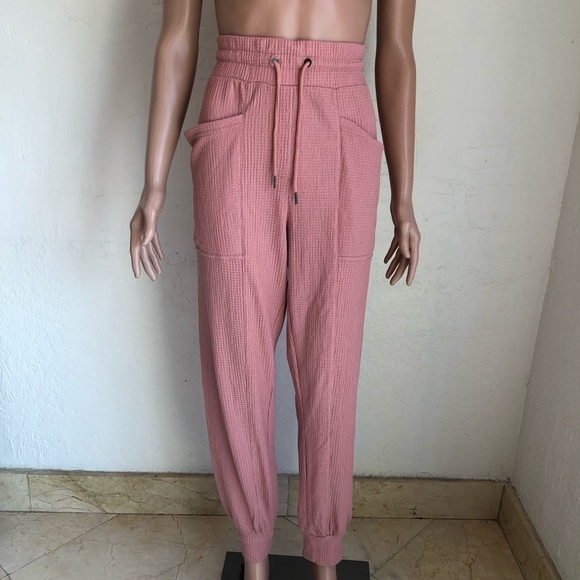 BCBGeneration Pink Waffle Knit Sweatpants Joggers Drawstring Women’s Size M Pant - Picture 1 of 16